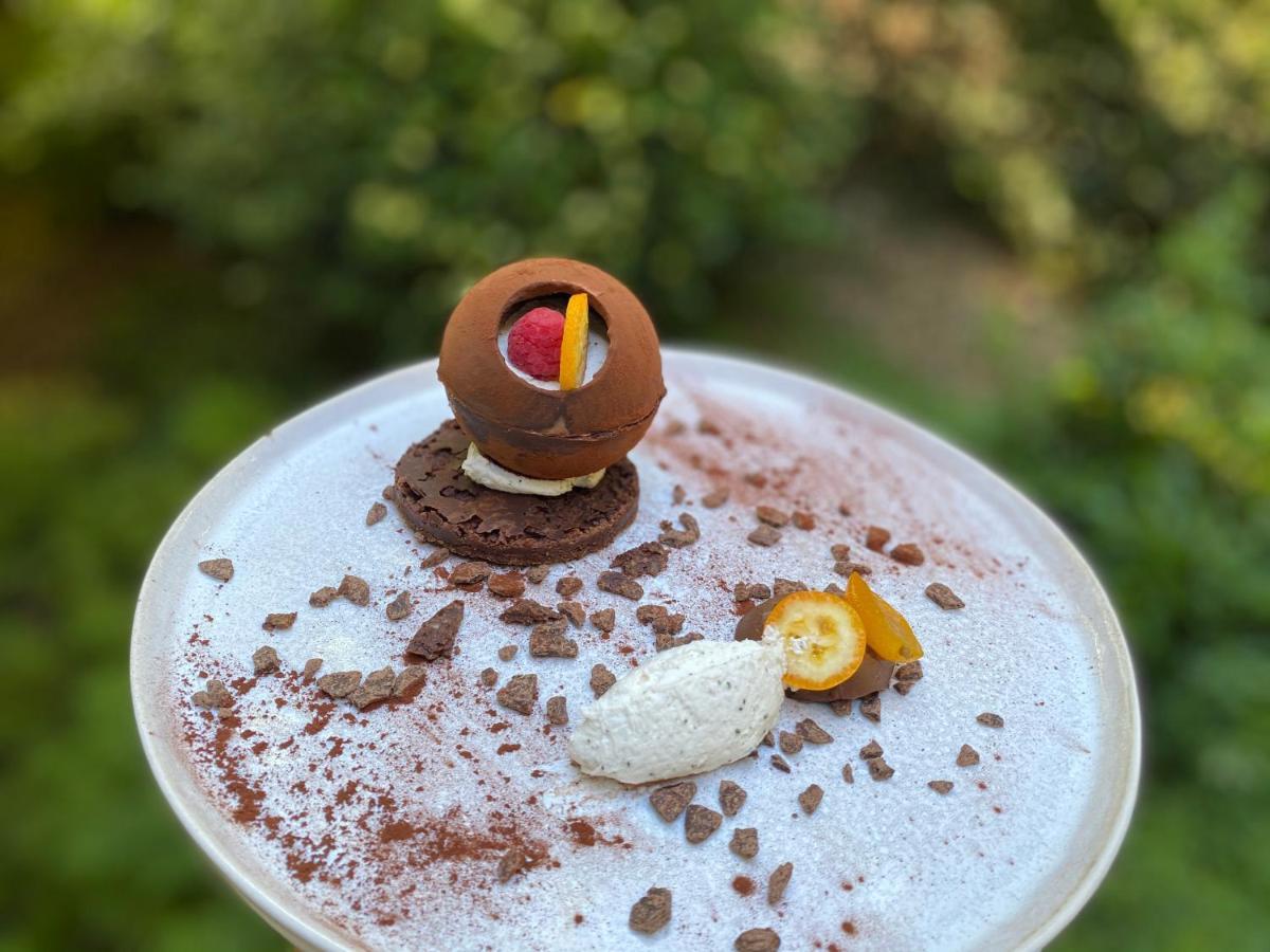 Latitude Ouest Hotel Restaurant & Spa Locronan Exteriör bild