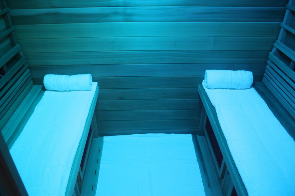 Latitude Ouest Hotel Restaurant & Spa Locronan Exteriör bild