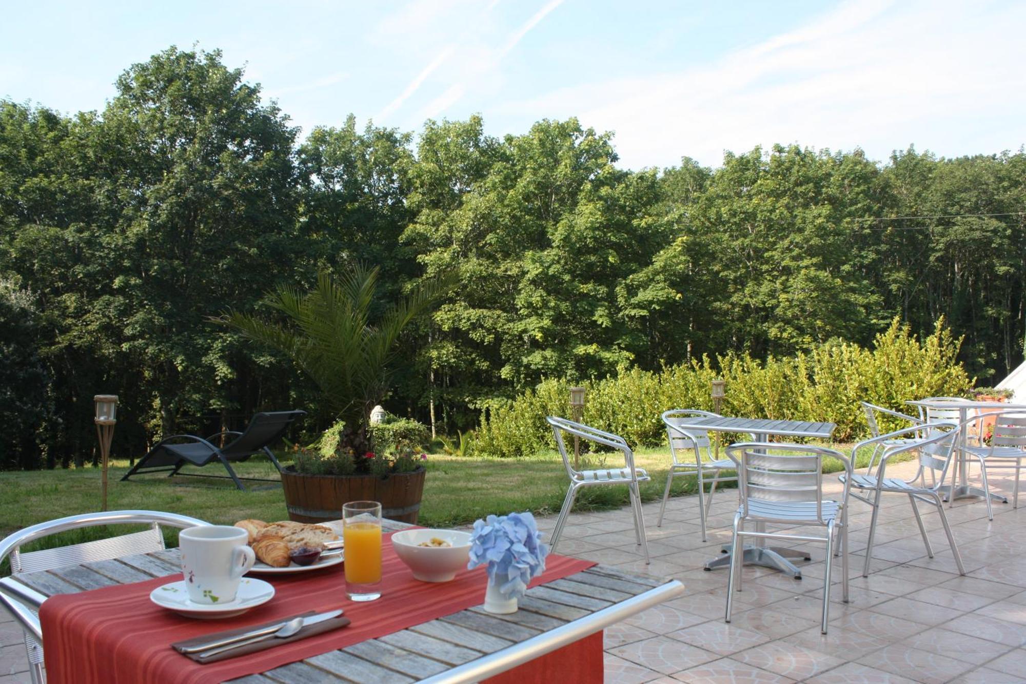 Latitude Ouest Hotel Restaurant & Spa Locronan Exteriör bild