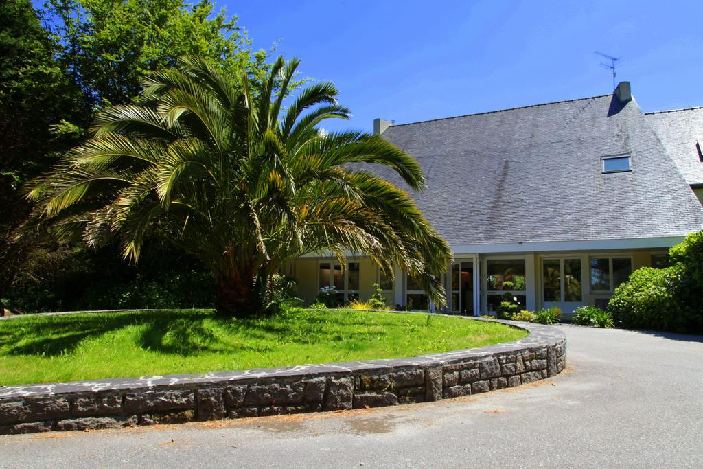 Latitude Ouest Hotel Restaurant & Spa Locronan Exteriör bild