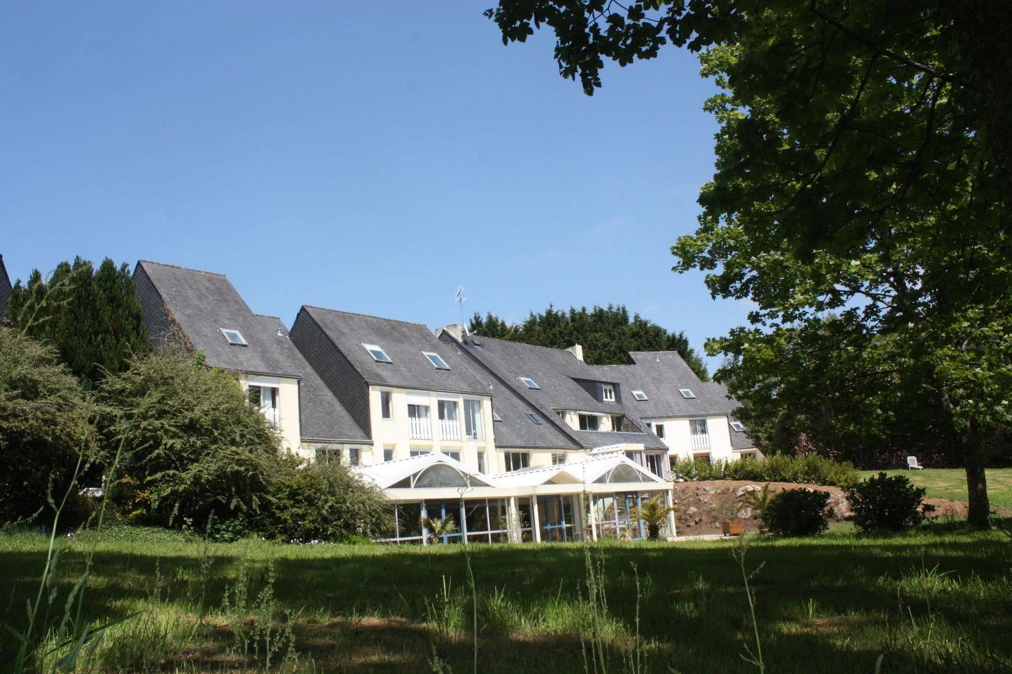 Latitude Ouest Hotel Restaurant & Spa Locronan Exteriör bild