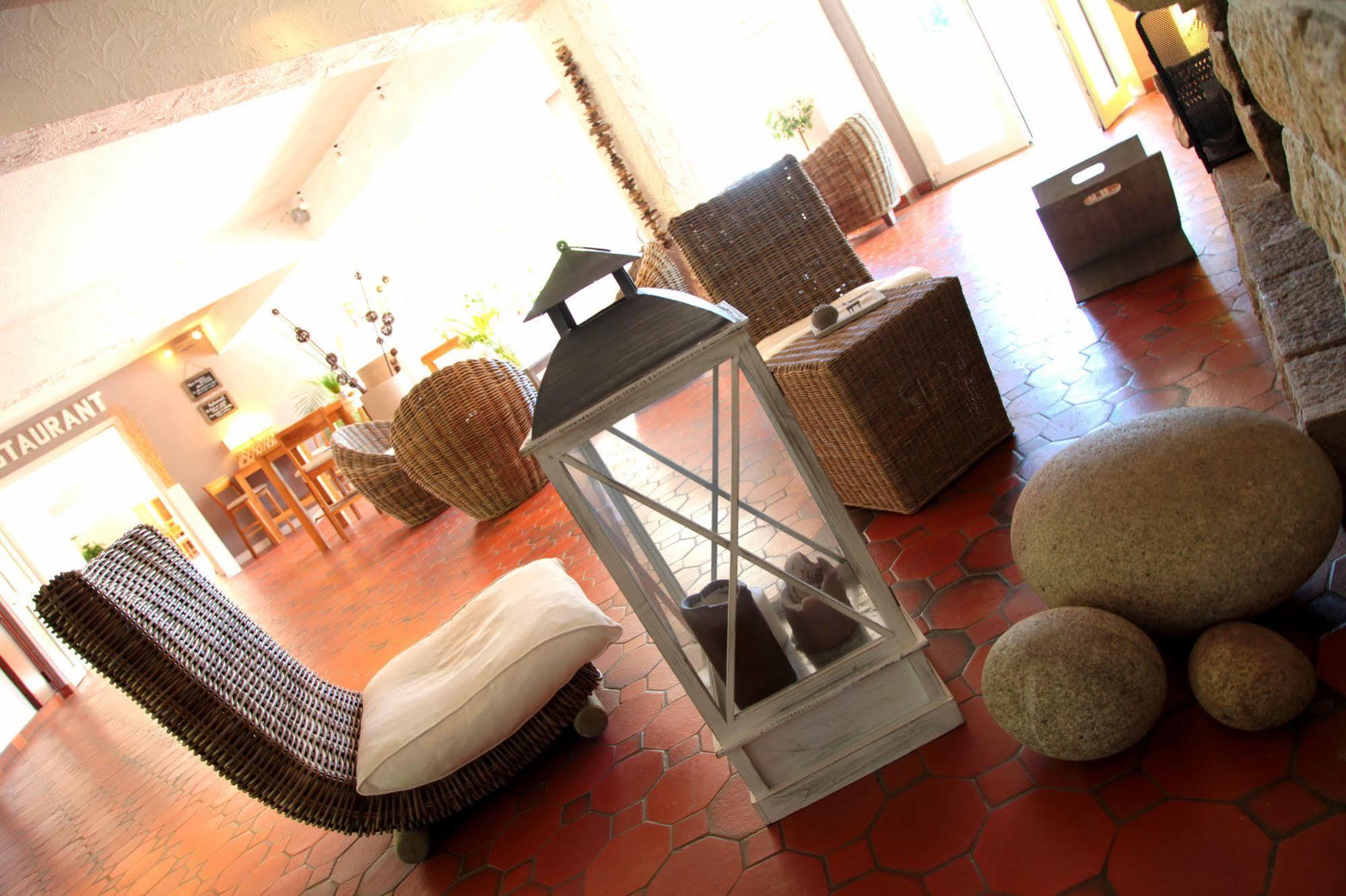 Latitude Ouest Hotel Restaurant & Spa Locronan Exteriör bild